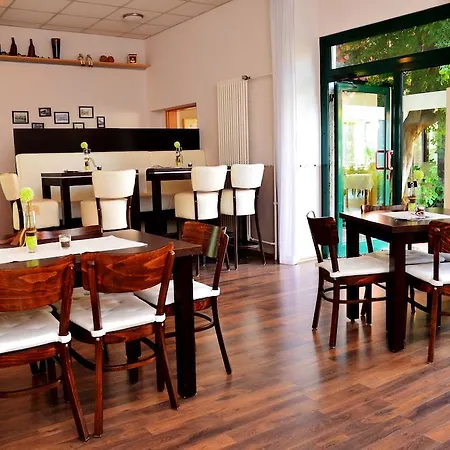 Hotel Velcrea 3*