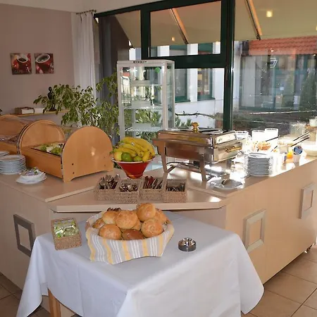 Velcrea Hotel 3*